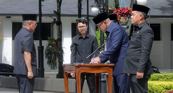 Lantik 85 Pejabat, Wali Kota Bandung Ingatkan ASN Jaga Integritas