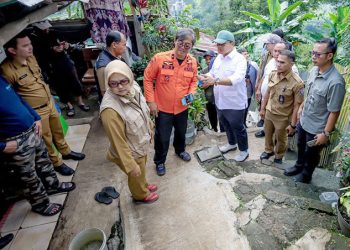 Tanah Mulai Bergeser, Dua Keluarga di Cidadap Diungsikan Demi Keselamatan