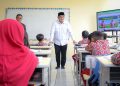 Sapa Siswa dan Sampaikan Permohonan Maaf, Wali Kota Bandung Sambangi SDN 117 Batununggal