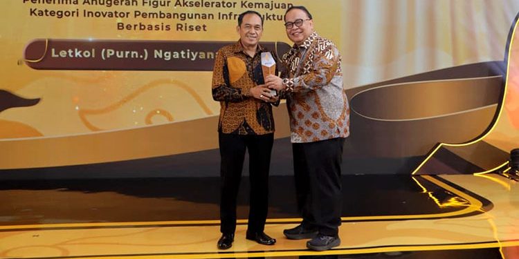 Wali Kota Cimahi Ngatiyana Raih detikJabar Awards 2025 sebagai Figur Akselerator Kemajuan