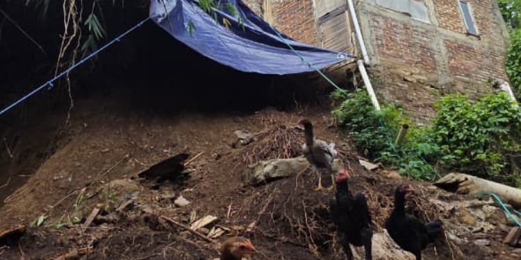 Bandung Utara Siaga Longsor: Dua Rumah Dievakuasi, Patroli Wilayah Diperketat
