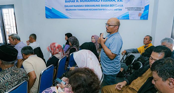 Dialog di Tamansari, Farhan Soroti Sampah, Banjir, dan Kepadatan Permukiman