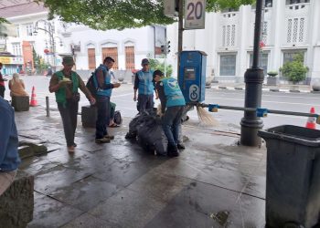 Pemkot Bandung Bergerak Cepat, 95 Meter Kubik Sampah Tahun Baru Berhasil Diangkut