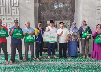 BAZNAS Jawa Barat Salurkan 40 Paket Munggahan dan Bantuan Operasional Masjid As Salam Dago Kota Bandung
