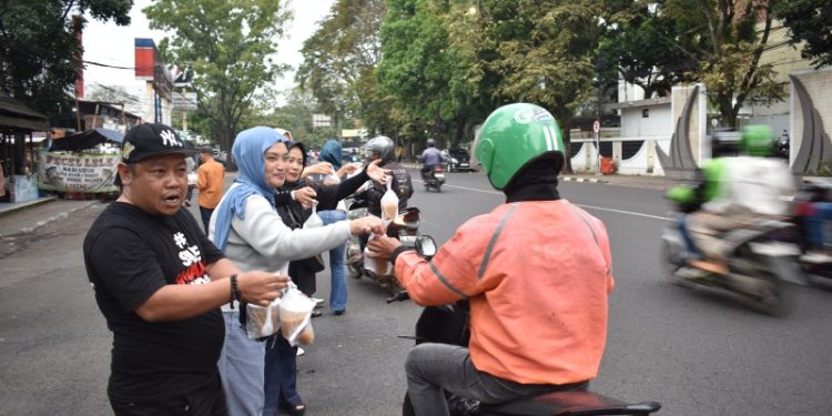 Pokja PWI Kota Bandung kembali Tunjukkan Kepeduliannya di Bulan Suci Ramadhan 1447 H
