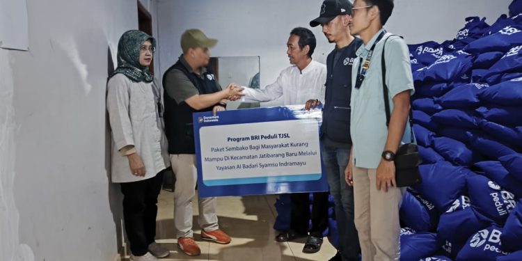 Kepedulian BRI, Ribuan Paket Sembako Tersalurkan di Indramayu
