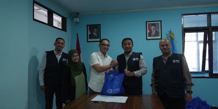 Pasca Lebaran, BRI Region 9 Bandung dan PWI Jabar Perkuat Aksi Sosial ke Warga