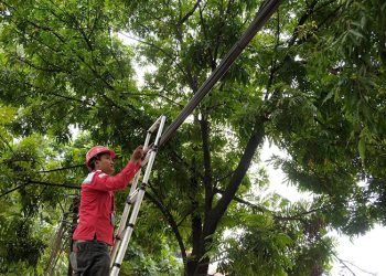 Penataan Kabel Udara di Bandung Dikebut, Enam Bulan Pertama Ditargetkan 50 Persen