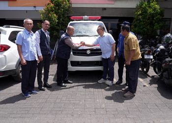 Dukungan Kesehatan di Jawa Barat, BRI Serahkan Bantuan Mobil Ambulans Kepada Yayasan Bandung Cinta Damai
