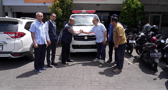 Dukungan Kesehatan di Jawa Barat, BRI Serahkan Bantuan Mobil Ambulans Kepada Yayasan Bandung Cinta Damai