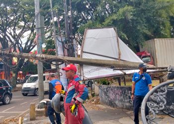 Lalu Lintas Berangsur Normal, Gercep! Tiang PJU Roboh di Taman Pramuka Tertangani