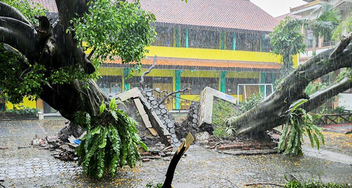 Pastikan Respons Cepat Lintas Dinas, Wali Kota Bandung Tinjau Lokasi Bencana