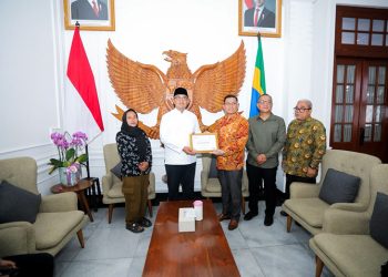 Pemkot Bandung Beri Santunan Keluarga Korban Pohon Tumbang