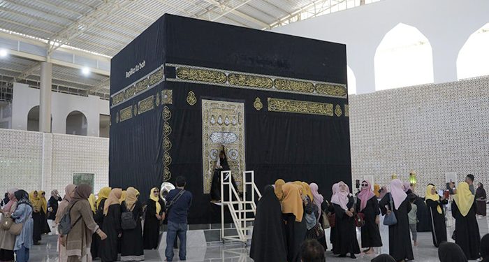 Plaza Haji Al Qosbah Hadirkan Sensasi Manasik Haji, Umrah, dan Naik Unta
