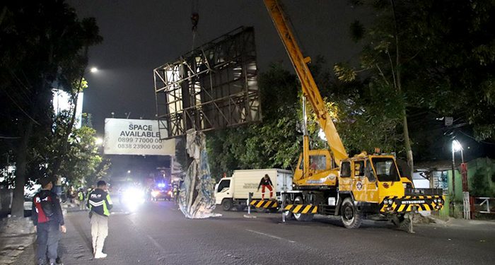 Cuaca Ekstrem, Satpol PP Perketat Penertiban dan Antisipasi Reklame Rawan Roboh