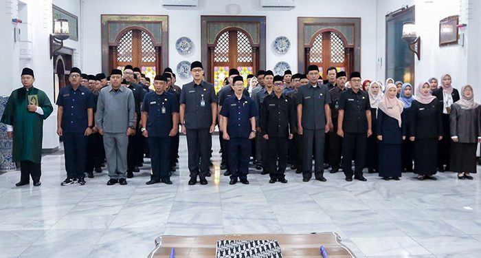 Mengambil Sumpah/Janji, Wali Kota Lantik 33 Kepala Sekolah dan 67 Pejabat Pengawas