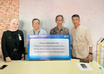 Komitmen TJSL, BRI Bantu Warga Ciamis Lewat Penyaluran Sembako