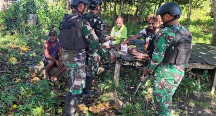 TNI Hadir di Segala Kondisi Masyarakat Pedalaman