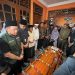 BAZNAS Jabar Dampingi Dedi Mulyadi Salurkan Santunan Korban Kecelakaan KRL dan KA Argo Bromo Anggrek di Bekasi