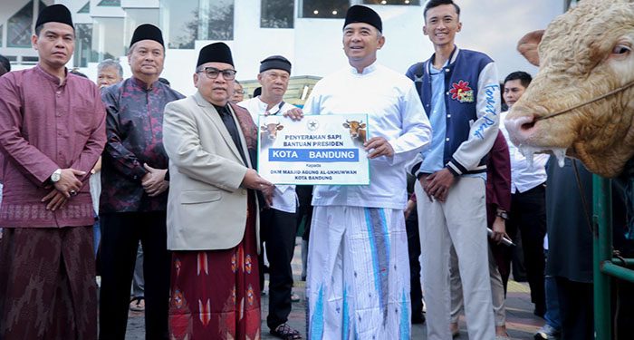 18 Ribu Hewan Kurban di Bandung Dipastikan Sehat, Shalat Idul Adha Berlangsung Khidmat