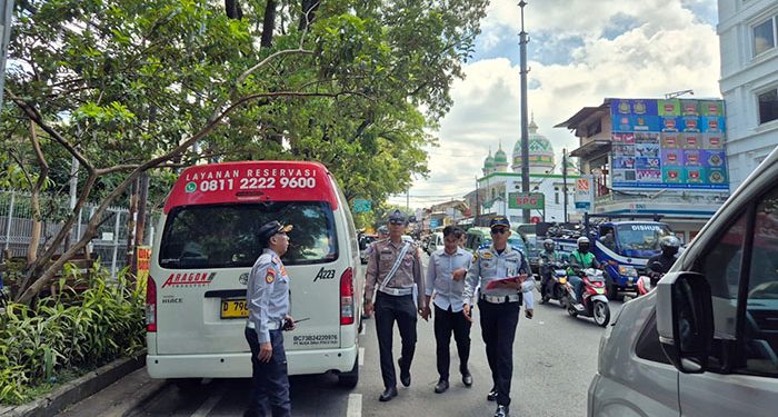 Dishub dan Polisi Gelar Operasi Simdek, Puluhan Kendaraan Parkir Liar Ditindak