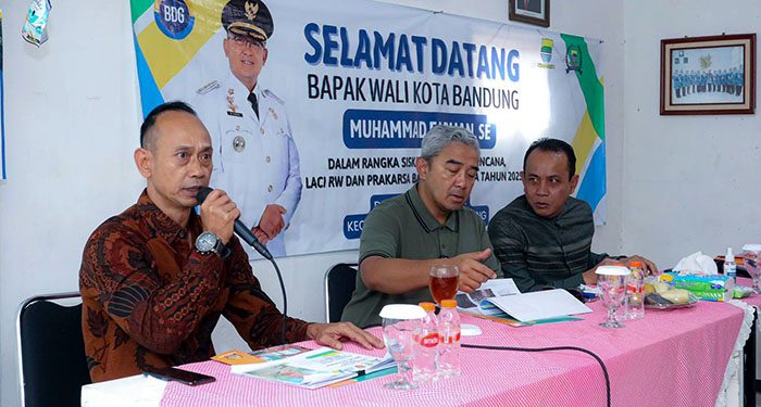 Tinjau Campaka, Farhan Dorong Kolaborasi Atasi Masalah Wilayah Perbatasan