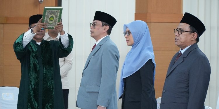 Lantik 10 Pejabat Baru, Wali Kota Cimahi Tegaskan ASN Harus Profesional dan Responsif