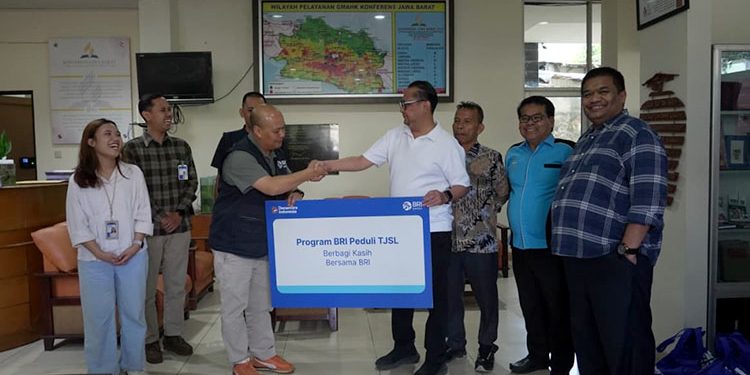 BRI Region 9 Bandung Salurkan 500 Paket Sembako, Perkuat Kepedulian Sosial Lewat Program BRI Peduli
