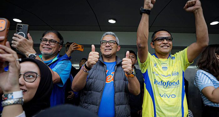 Persib di Ambang Hattrick Juara, Farhan Ajak Bobotoh Rayakan dengan Tertib
