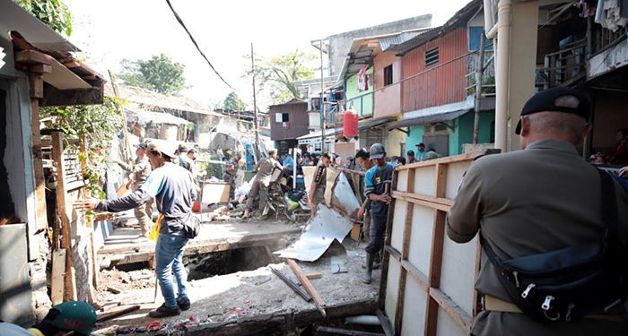Normalisasi DAS, Enam Bangunan di Atas Sungai Cikakak Dibongkar