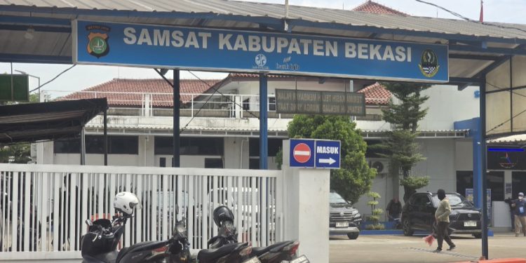 Wajib Pajak Apresiasi Pelayanan Samsat Kabupaten Bekasi yang Cepat dan Transparan