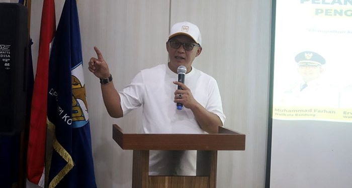 Hadiri Pelantikan DPK KNPI Antapani, Asep Robin Dorong Pemuda Jadi Mitra Pembangunan Kota Bandung