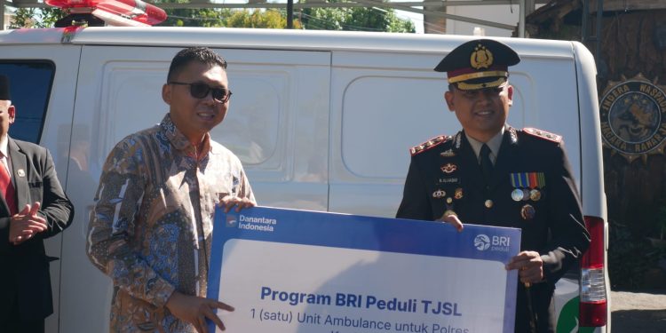 BRI Peduli Serahkan Mobil Ambulans ke Polres Kuningan, Perkuat Layanan Darurat untuk Masyarakat
