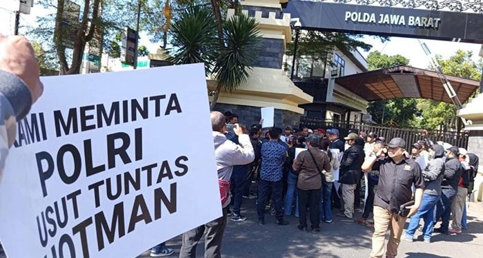 Puluhan Jurnalis Geruduk Polda Jabar, Desak Polisi Usut Dugaan Penghinaan Profesi Wartawan oleh Hotman Paris
