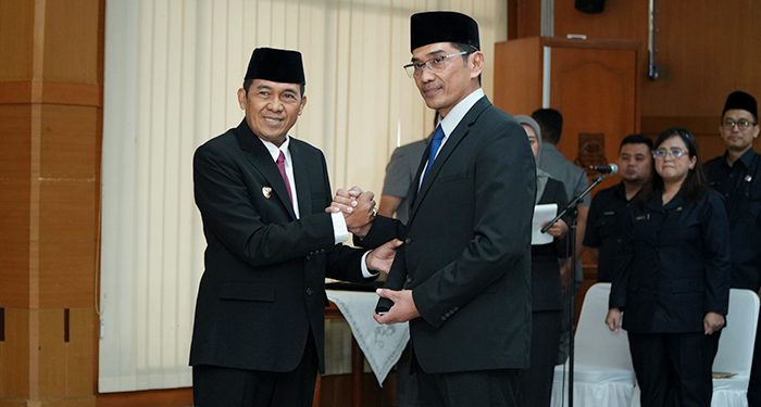 Ngatiyana Lantik 18 Pejabat Pemkot Cimahi, Tegaskan Jabatan Bukan untuk Dibagi-bagi