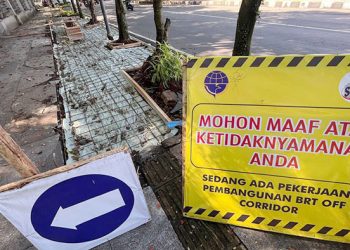 Halte BRT Cicadas di Tengah Jalan Dikeluhkan, Farhan Pastikan Pengawasan dan Pengaturan Lalu Lintas