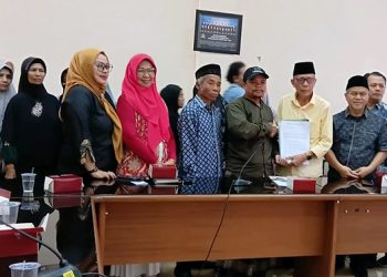 Warga RW 011 Sukamajukidul Minta Pemkot Tasikmalaya Tindak Lanjuti Aspirasi Penutupan Kings Family Karaoke